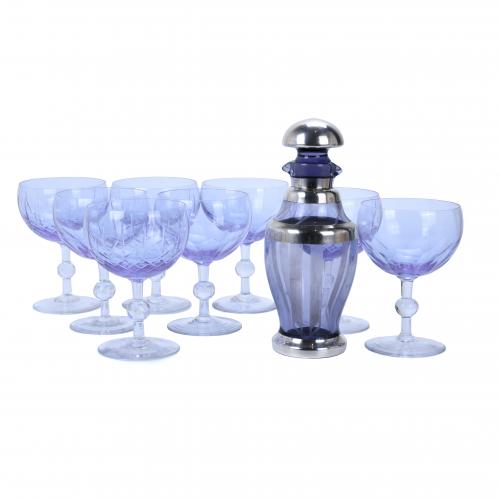 SET OF EIGHT COCKTAIL GLASSES AND A COCKTAIL SHAKER, MID 20TH CENTURY.