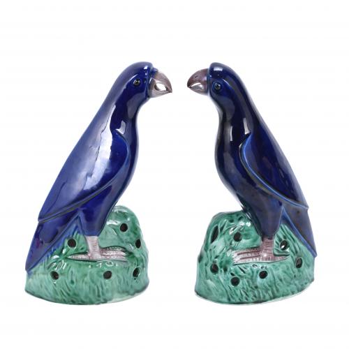 PAIR OF CHINESE BIRDS, LATE 19TH CENTURY.