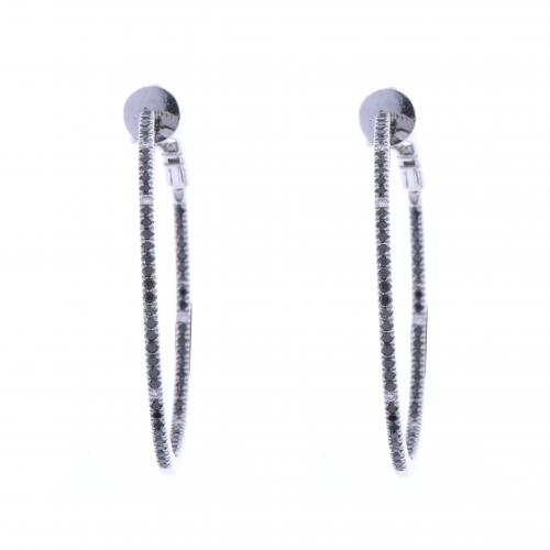 PENDIENTES CRIOLLAS CON DIAMANTES BLANCOS Y NEGROS.