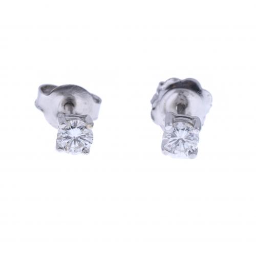 PENDIENTES DORMILONAS DE DIAMANTES.