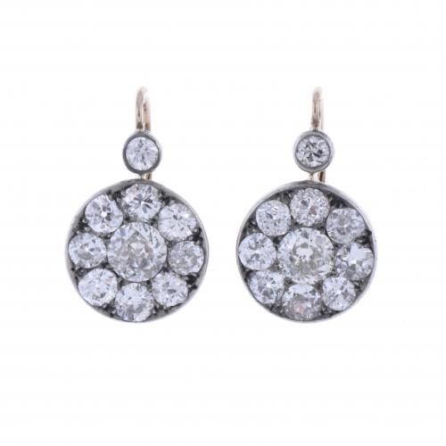 PENDIENTES ROSETONES DE DIAMANTES.