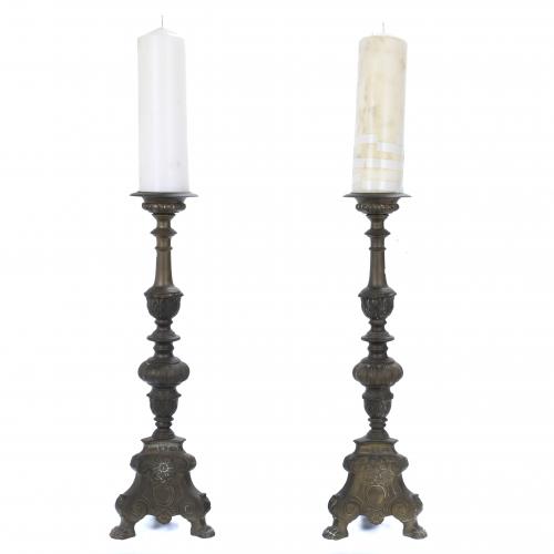 PAIR OF SPANISH TORCH STANDS, 20TH CENTURY.