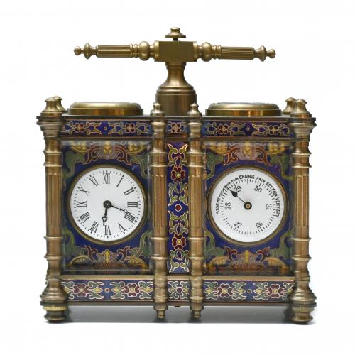 SMALL ENGLISH TABLE CLOCK, EARLY 20TH CENTURY.