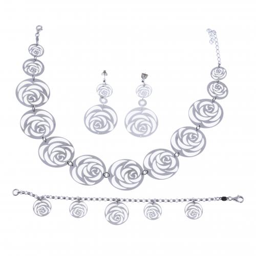 FLORAL NECKLACE, BRACELET AND EARRINGS SET.