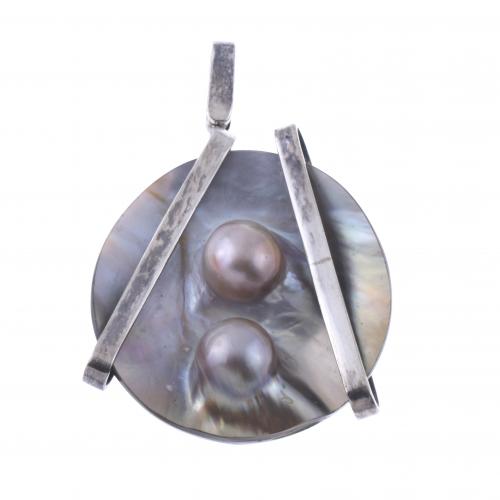 MOTHER-OF-PEARL PENDANT WITH TWO PEARLS.