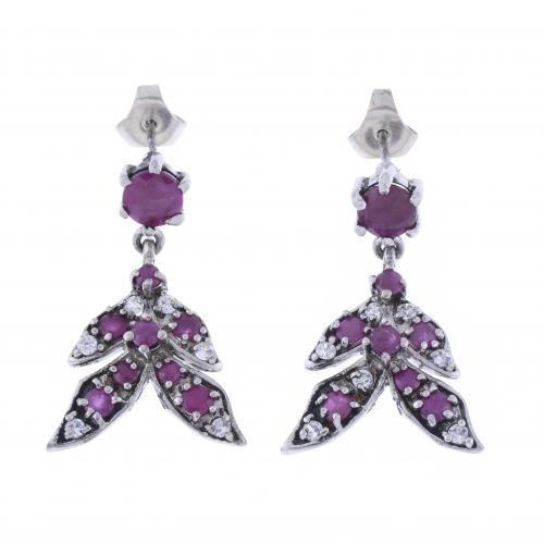 LONG LEAF-SHAPED EARRINGS WITH RUBIES.