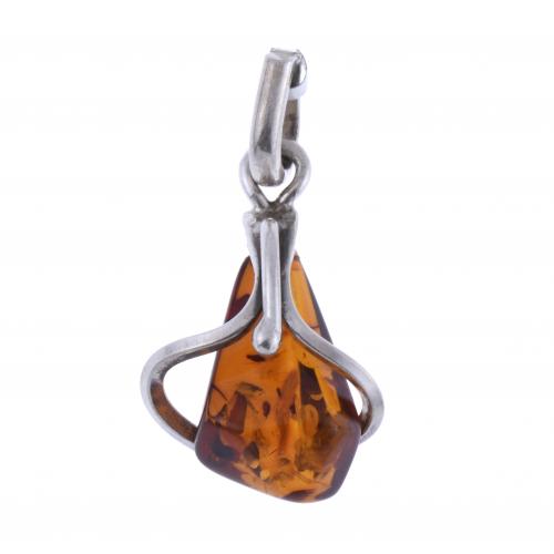 PENDANT WITH AMBER.