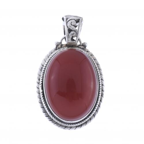 PENDANT WITH CARNELIAN.