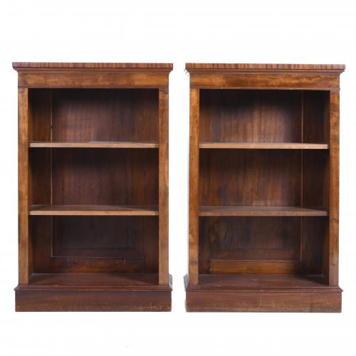 PAIR OF SPANISH WALL SHELVES, MID 20TH CENTURY.