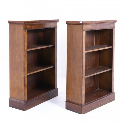 PAIR OF SPANISH WALL SHELVES, MID 20TH CENTURY.