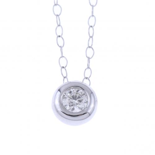 NECKLACE WITH SOLITAIRE DIAMOND.