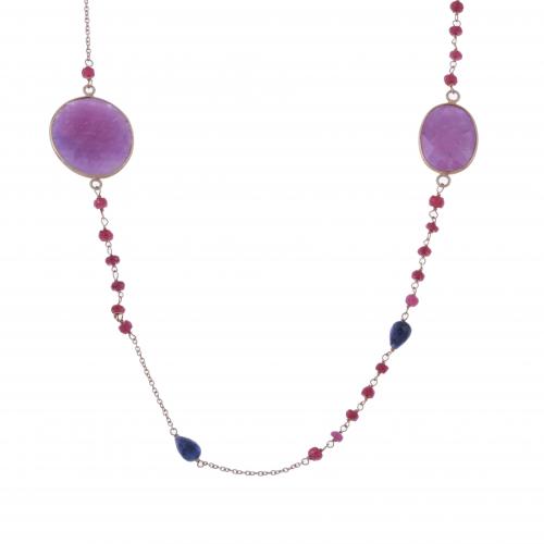 LONG NECKLACE WITH RUBIES AND SAPPHIRES.