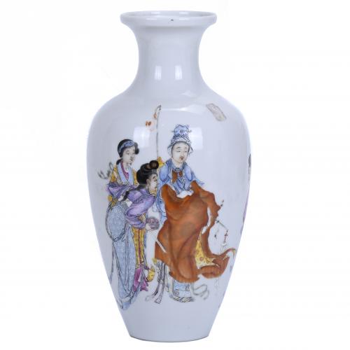 CHINESE VASE, 20TH CENTURY.