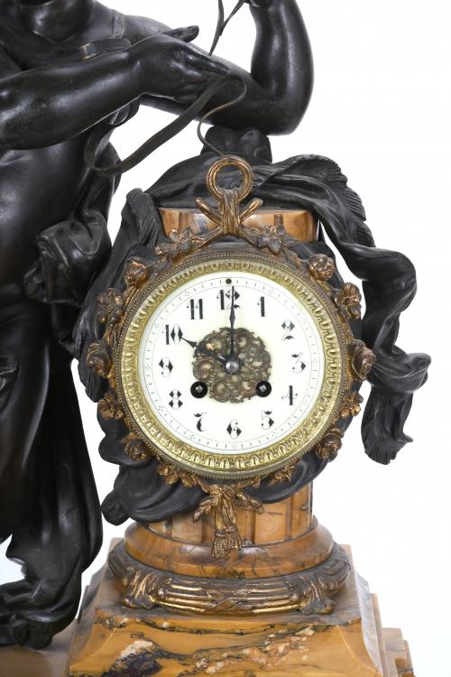 TABLE CLOCK, PROBABLY FRENCH, 20TH CENTURY.