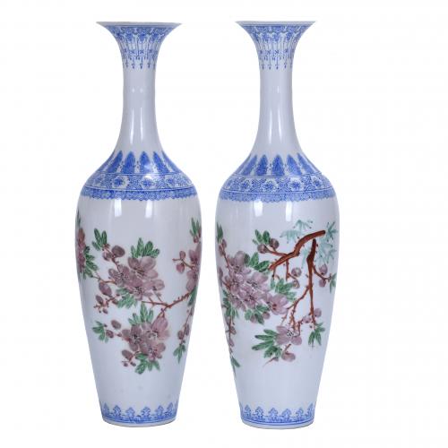 PAIR OF CHINESE VASES, 20TH CENTURY.