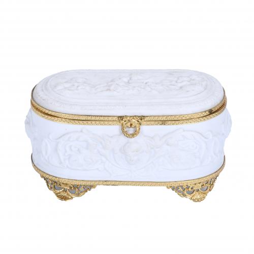 FRENCH JEWELLERY BOX FROM LIMOGES, FIRST HALF OF THE 20TH CENTURY.