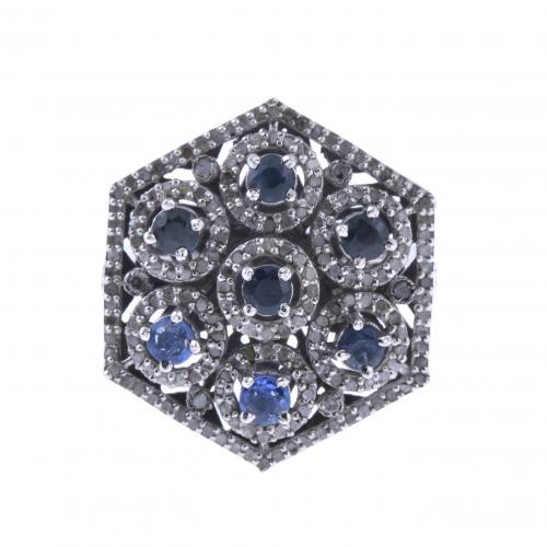 ART DECO LARGE RING WITH SAPPHIRES.