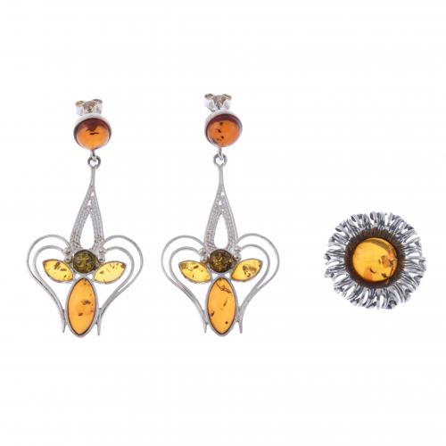 EARRINGS AND RING SET WITH AMBER.