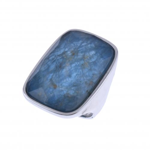 LARGE RING WITH BLUE APATITE.