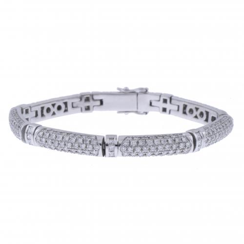 DIAMONDS PAVÉ BRACELET.