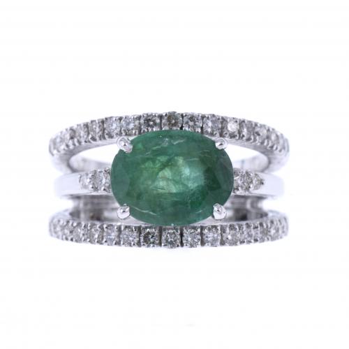 THREE-HOOP RING WITH EMERALD.