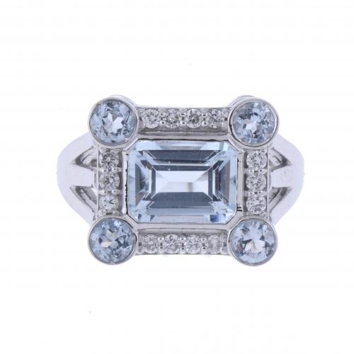 ART DECO RING WITH AQUAMARINES AND DIAMONDS.