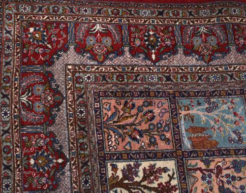 LARGE ORIENTAL CARPET, SECOND HALF OF THE 20TH CENTURY.