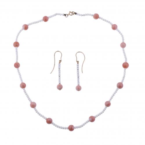 PEARLS AND CORAL NECKLACE AND EARRINGS SET.