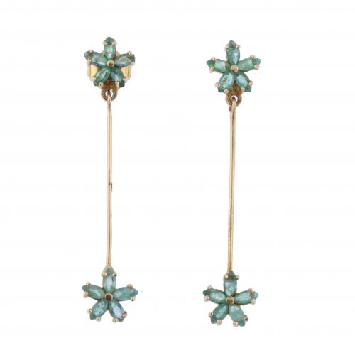 LONG FLORAL EARRINGS WITH EMERALDS.