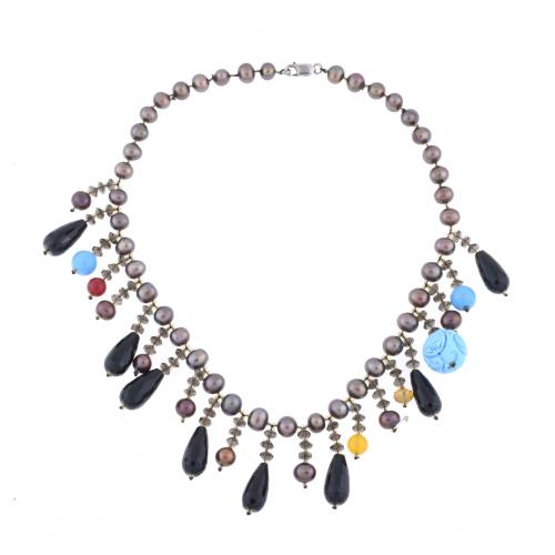 NECKLACE WITH PEARLS, ONYX AND TURQUOISE.