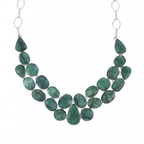 CHOKER NECKLACE WITH EMERALDS.