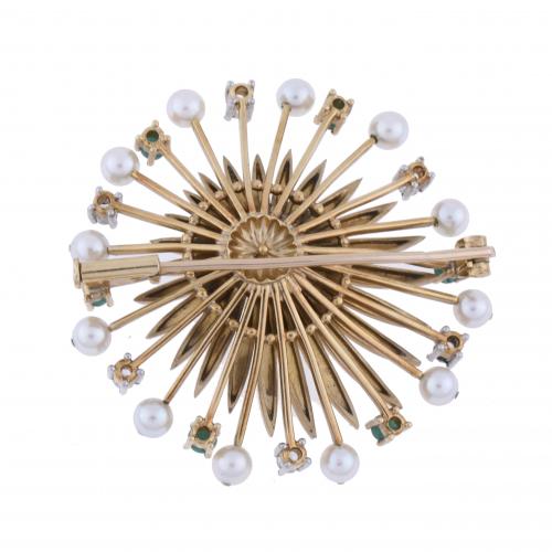 FLORAL BROOCH WITH DIAMONDS AND PEARLS.