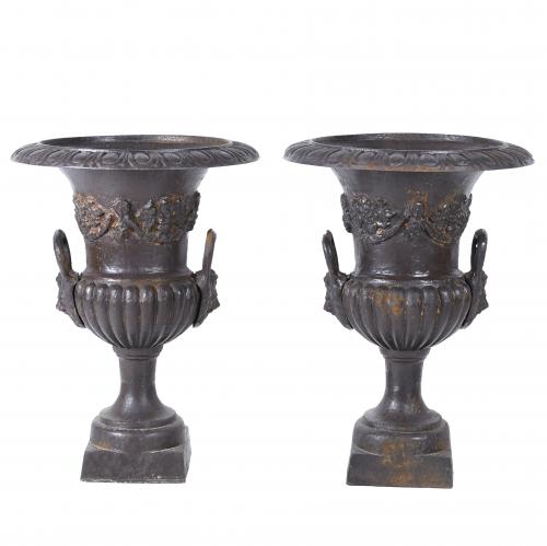 PAIR OF MEDICI STYLE KRATER GOBLETS, 20TH CENTURY.