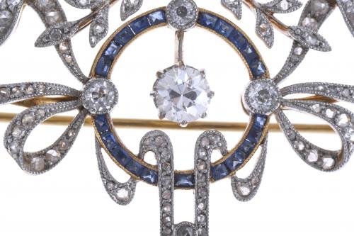 ART DECO BROOCH WITH DIAMONDS AND SAPPHIRES.