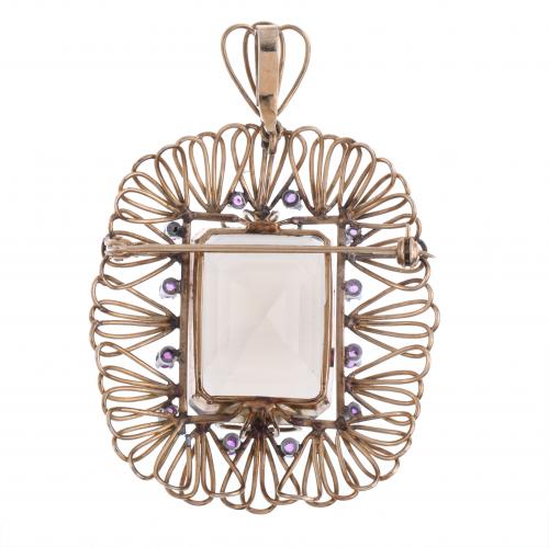 BROOCH-PENDANT WITH QUARTZ.