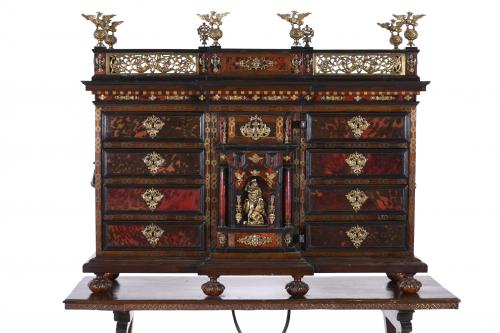 SPANISH CABINET, 20TH CENTURY. AFTER MODELS OF THE 17TH CEN