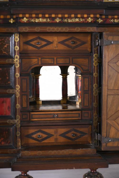 SPANISH CABINET, 20TH CENTURY. AFTER MODELS OF THE 17TH CEN