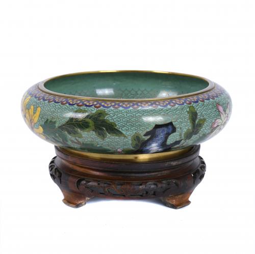 CHINESE BOWL, MID 20TH CENTURY.