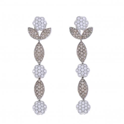 PENDIENTES FLORALES LARGOS CON DIAMANTES.