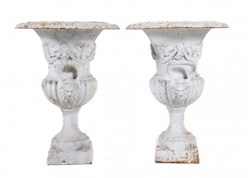 PAIR OF MEDICI-LIKE KRATERS, 20TH CENTURY.