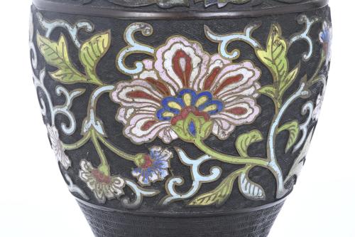 JAPANESE VASE, 20TH CENTURY.