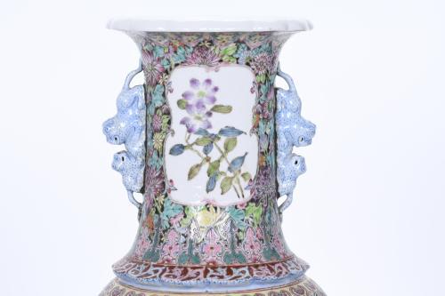 CHINESE VASE, CIRCA 1900. 