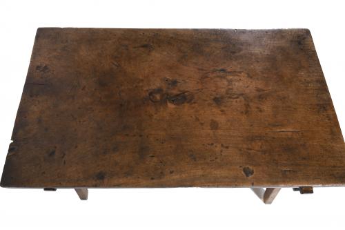 SPANISH BACON TABLE. 18TH-19TH CENTURY.