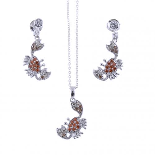 SET OF CRAB-SHAPED EARRINGS AND PENDANT.