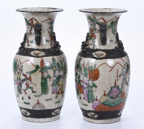 PAIR OF CHINESE NANKIN VASES, 20TH CENTURY. 