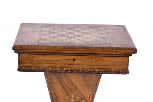 MESA DE JUEGO-COSTURERO VICTORIANO, SIGLO XIX. 