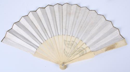 SET OF SEVEN FANS, 19TH AND 20TH CENTURIES.