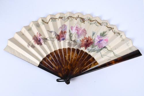 SET OF SEVEN FANS, 19TH AND 20TH CENTURIES.