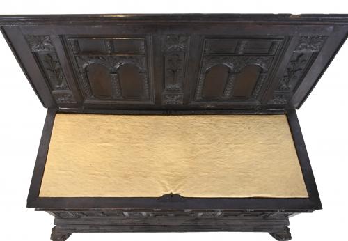 CATALAN CHEST, 19TH CENTURY. 