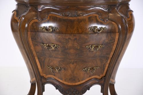 SMALL VENETIAN ROCOCO-STYLE CHEST OF DRAWERS, 20TH CENTURY.